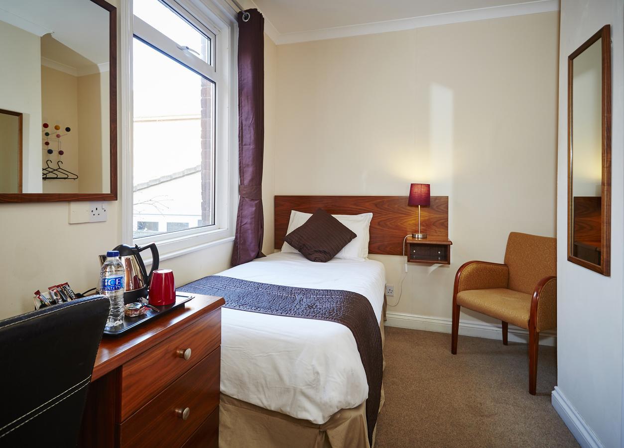 The Terrace Lodge Hotel Yeovil Eksteriør billede